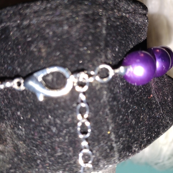 Fashion jewelry NWOT PURPLE necklace set - Picture 7 of 7